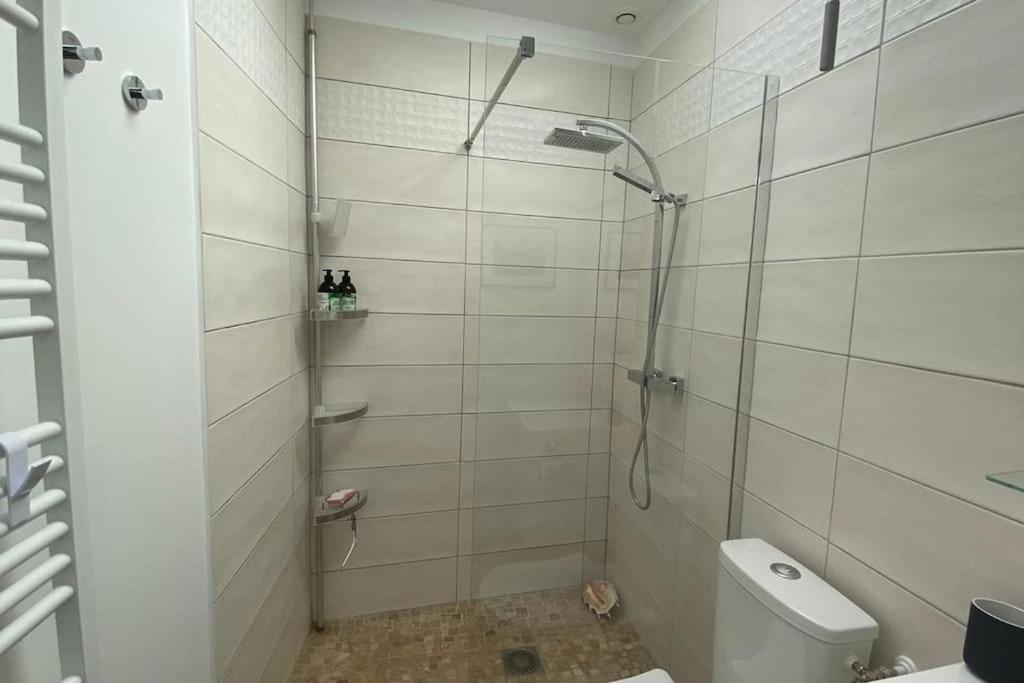 La Baie Latitude, Proche Avec Jardin Holiday home *